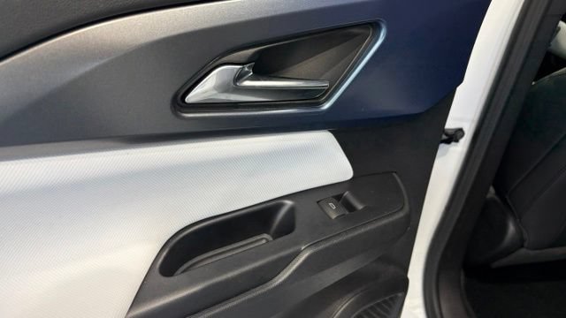 New 2025 Chevrolet Equinox EV LT FWD image 21