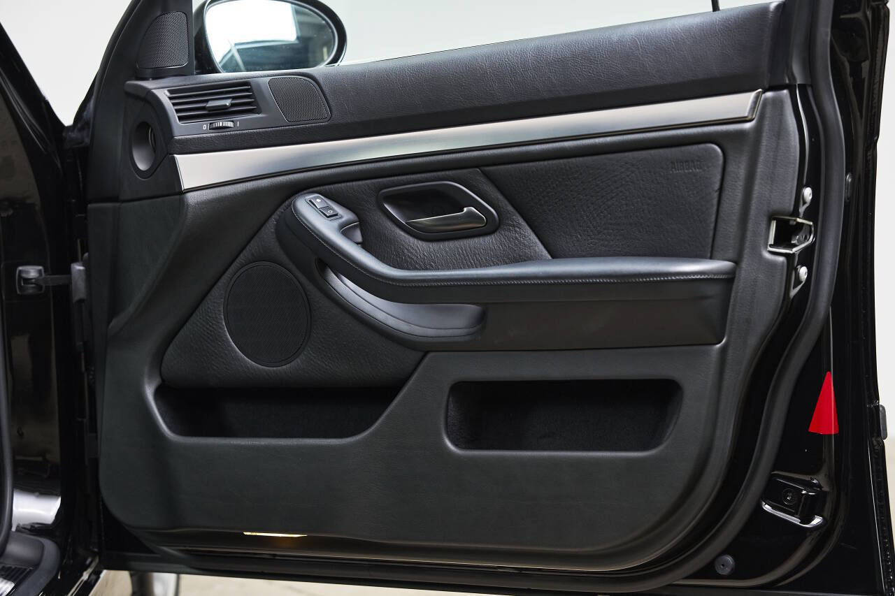 Used 2003 BMW M5 RWD image 92