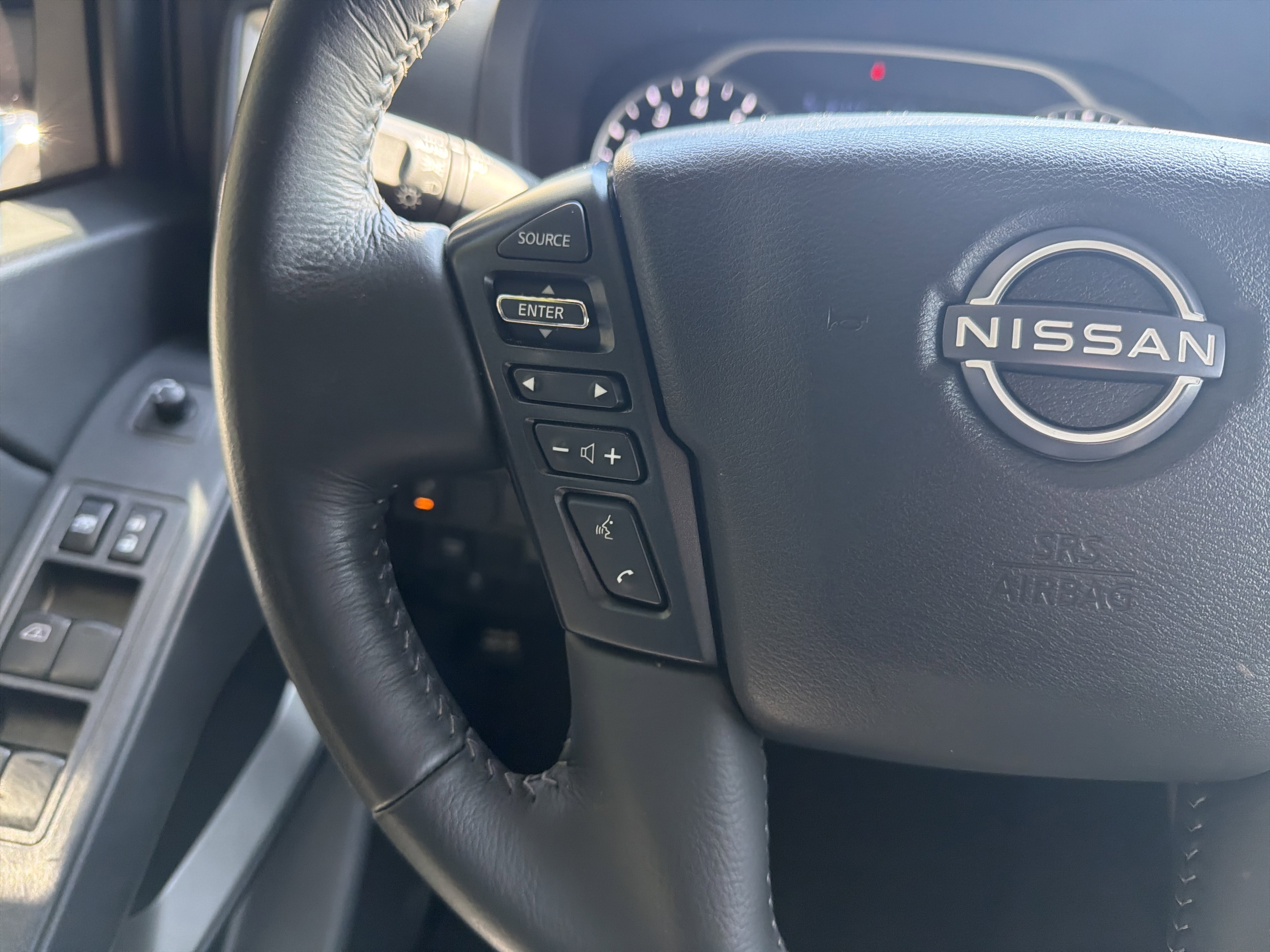 Used 2025 Nissan Frontier SV w/ SV Convenience Package RWD image 19