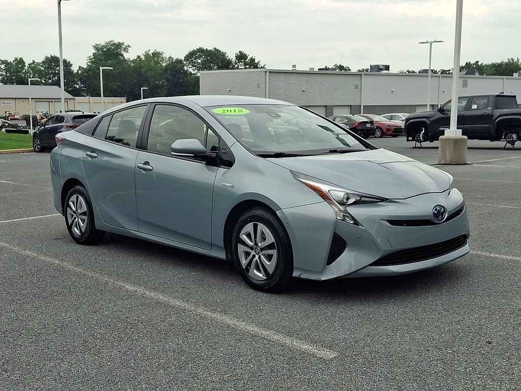 Certified 2018 Toyota Prius Three FWD image 3