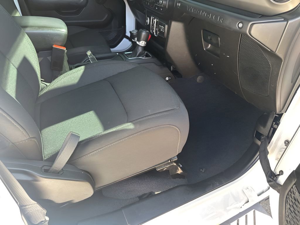 Used 2022 Jeep Wrangler Unlimited Sport AWD/4WD image 17