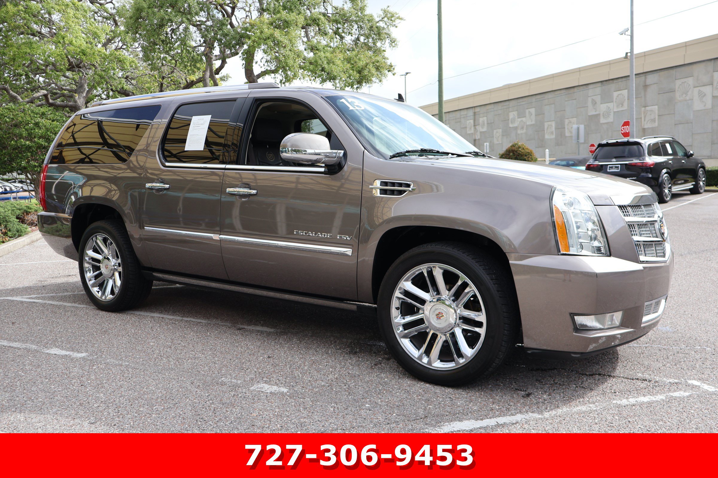Used 2013 Cadillac Escalade ESV Platinum RWD image 12
