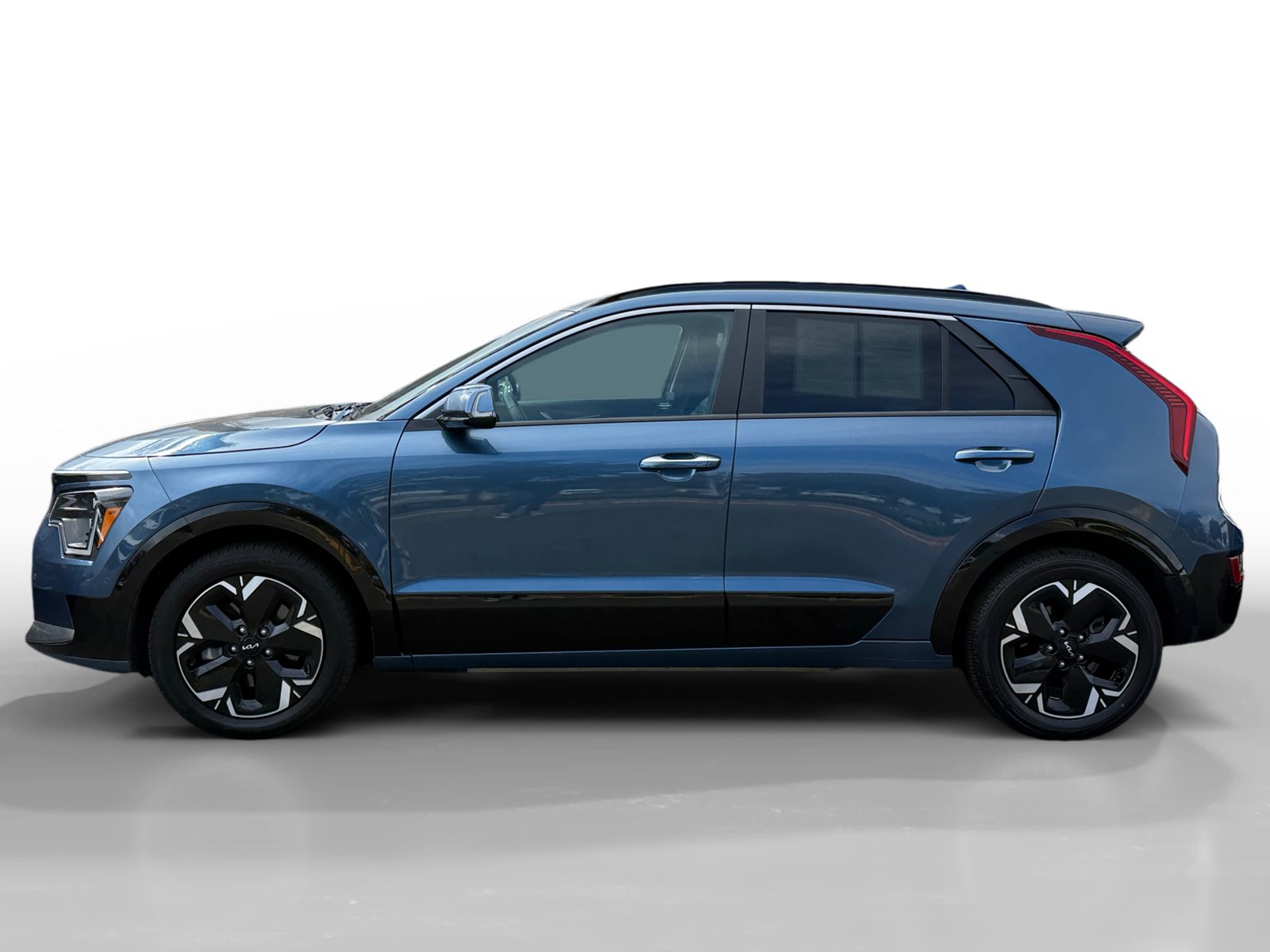 Certified 2023 Kia Niro Wave FWD image 2