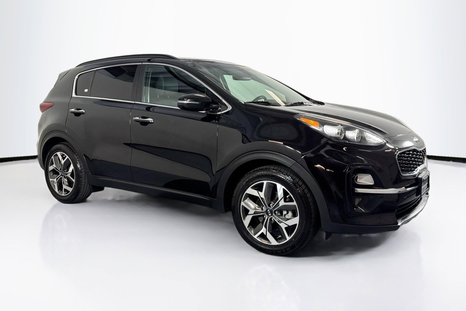 Used 2022 Kia Sportage EX image 3