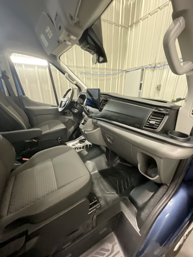 Used 2024 Ford E-Transit 148 High Roof Extended image 12