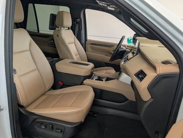 Used 2023 Chevrolet Tahoe Premier AWD/4WD image 16