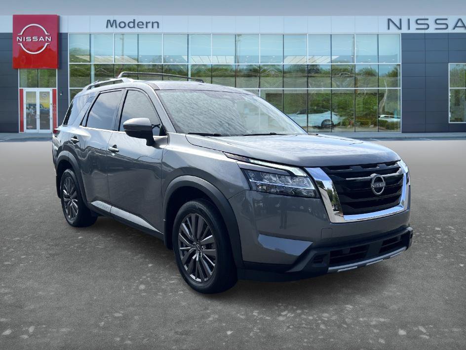 Certified 2024 Nissan Pathfinder SL w/ SL Premium Package FWD image 3