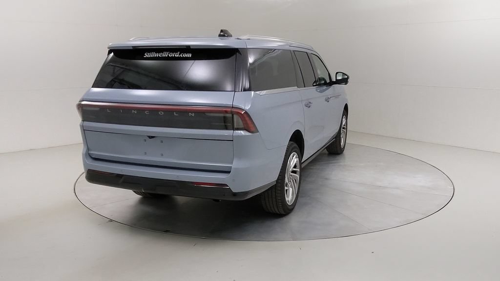 Used 2026 Lincoln Navigator L Reserve AWD/4WD image 16