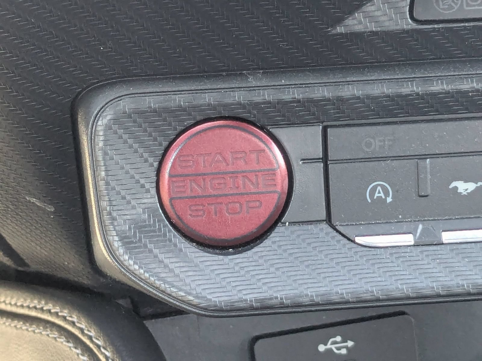 Used 2025 Ford Mustang Premium RWD image 28
