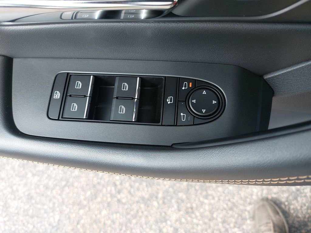 New 2025 MAZDA CX-90 Plug-In Hybrid w/ Premium Plus AWD/4WD image 29