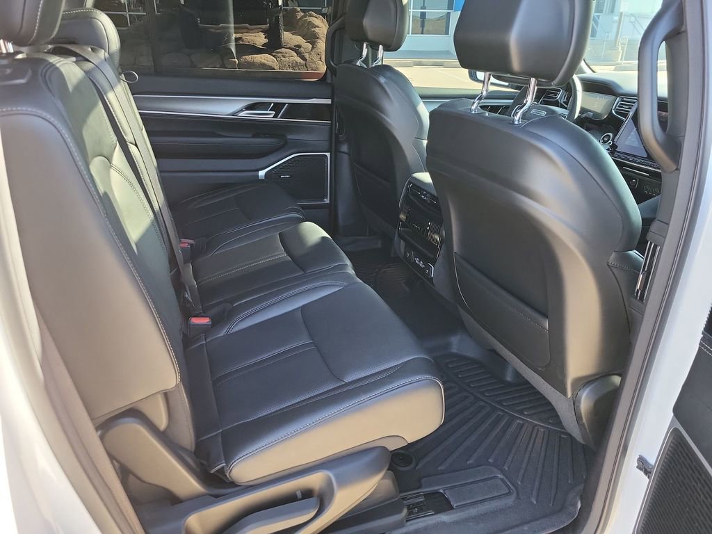 Used 2023 Jeep Wagoneer Series II image 28