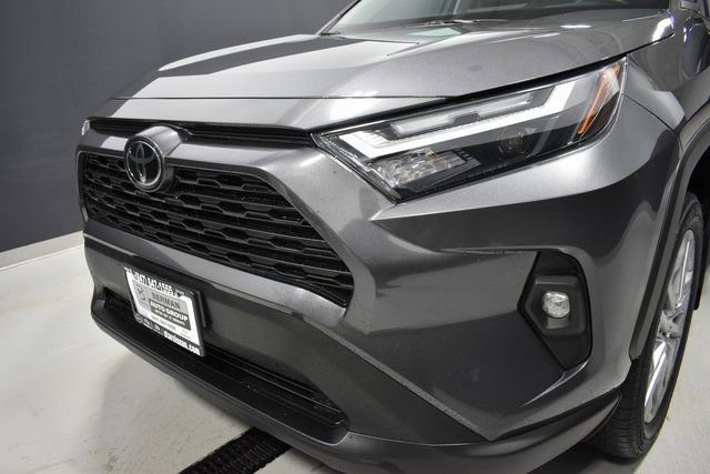 Used 2023 Toyota RAV4 XLE Premium image 11