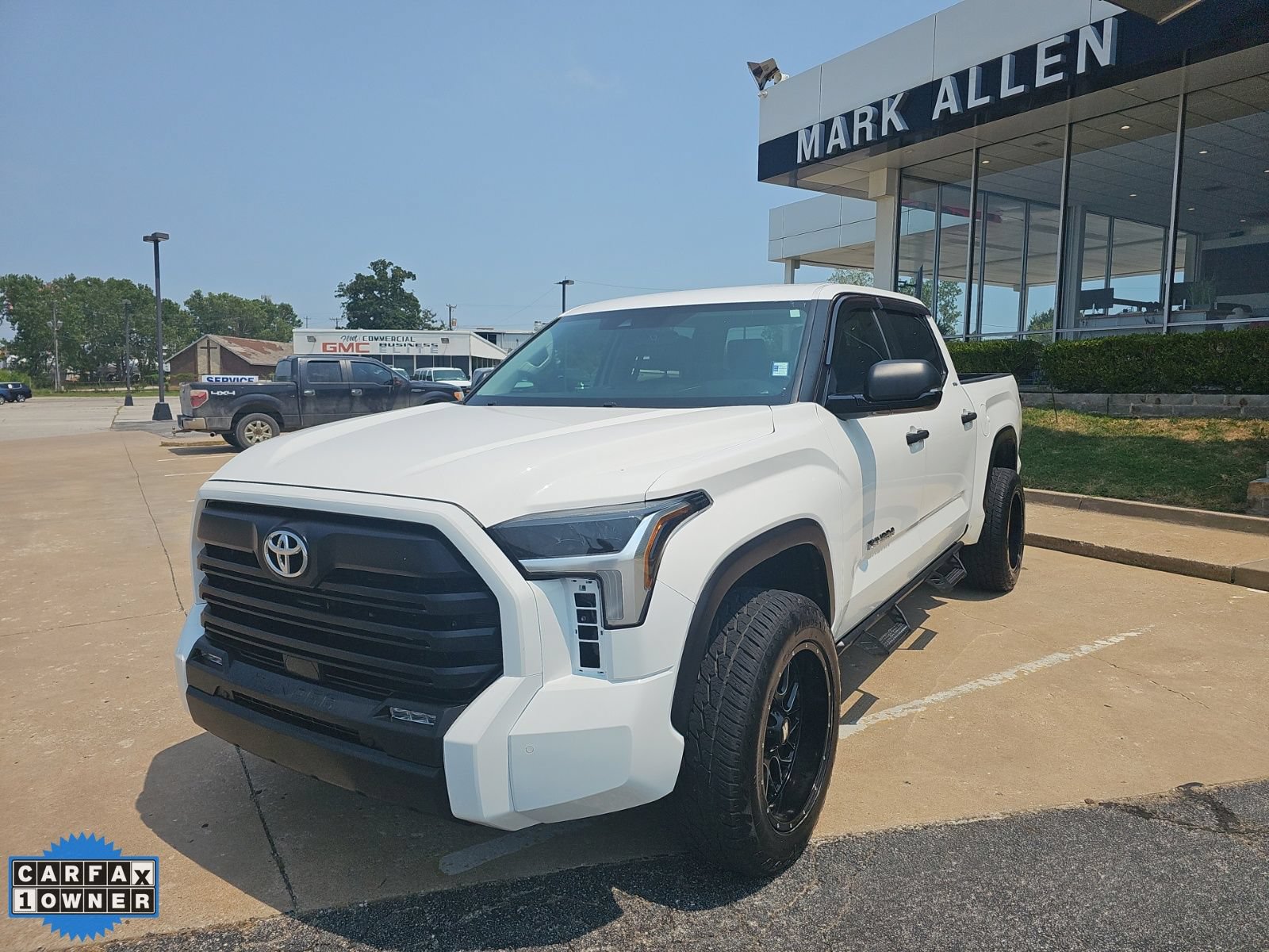 Used 2024 Toyota Tundra SR5 w/ SR5 Convenience Package AWD/4WD image 9
