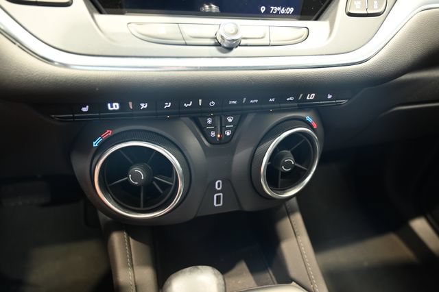 Used 2020 Chevrolet Blazer LT FWD image 17