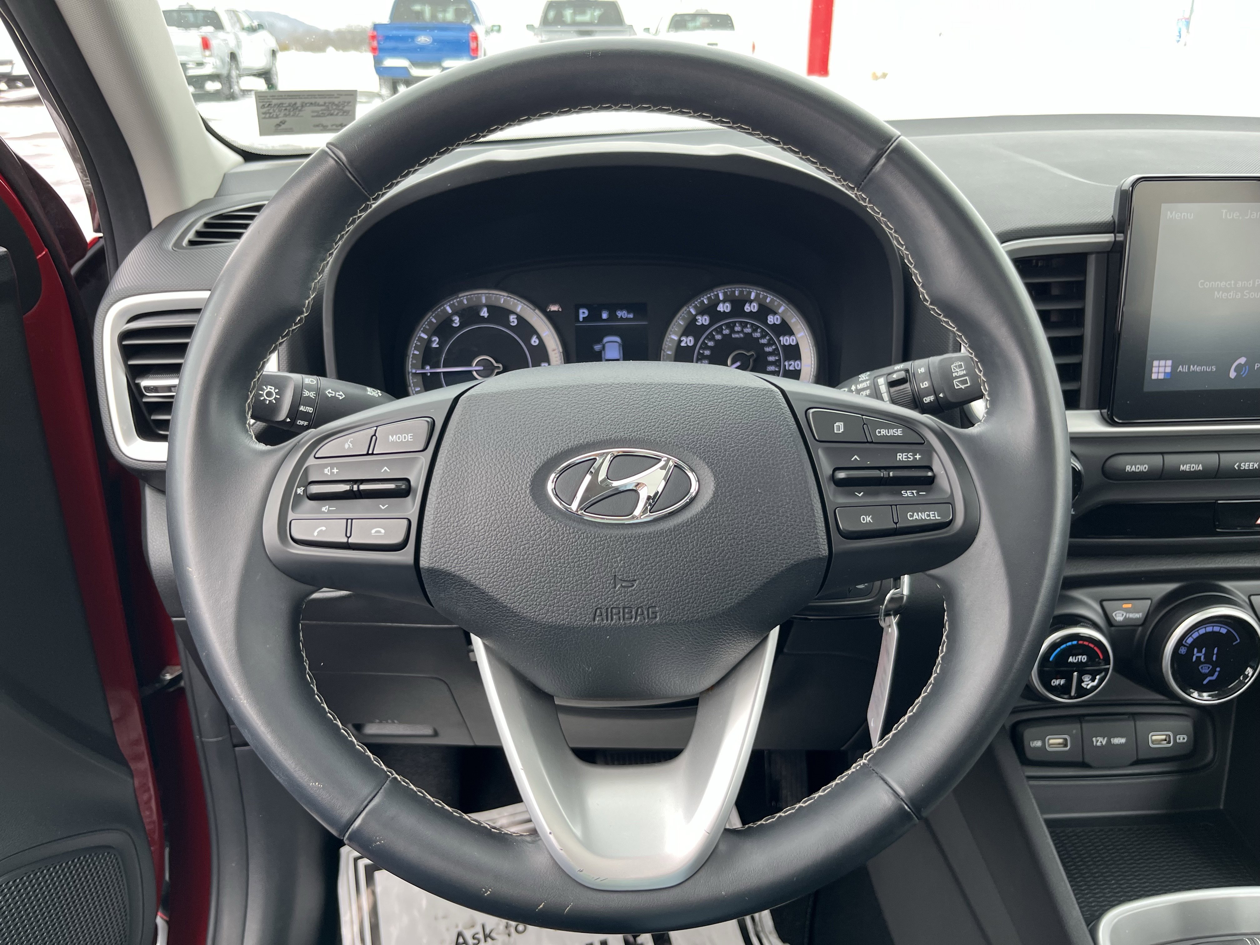 Used 2022 Hyundai Venue SEL image 61