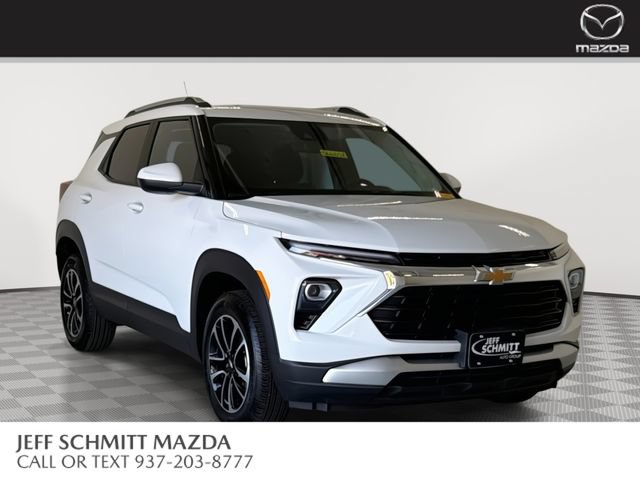 Used 2025 Chevrolet TrailBlazer LT AWD/4WD image 1