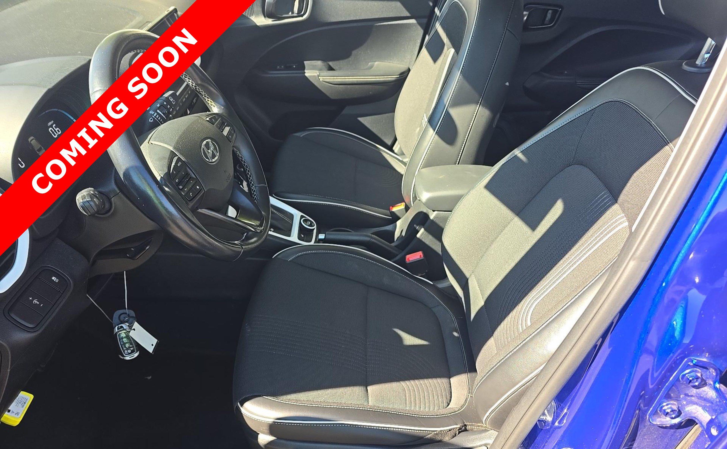 Used 2023 Hyundai Venue Limited w/ Cargo Package FWD image 6