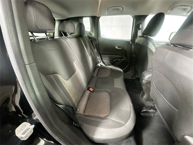 Used 2023 Jeep Renegade Latitude image 27