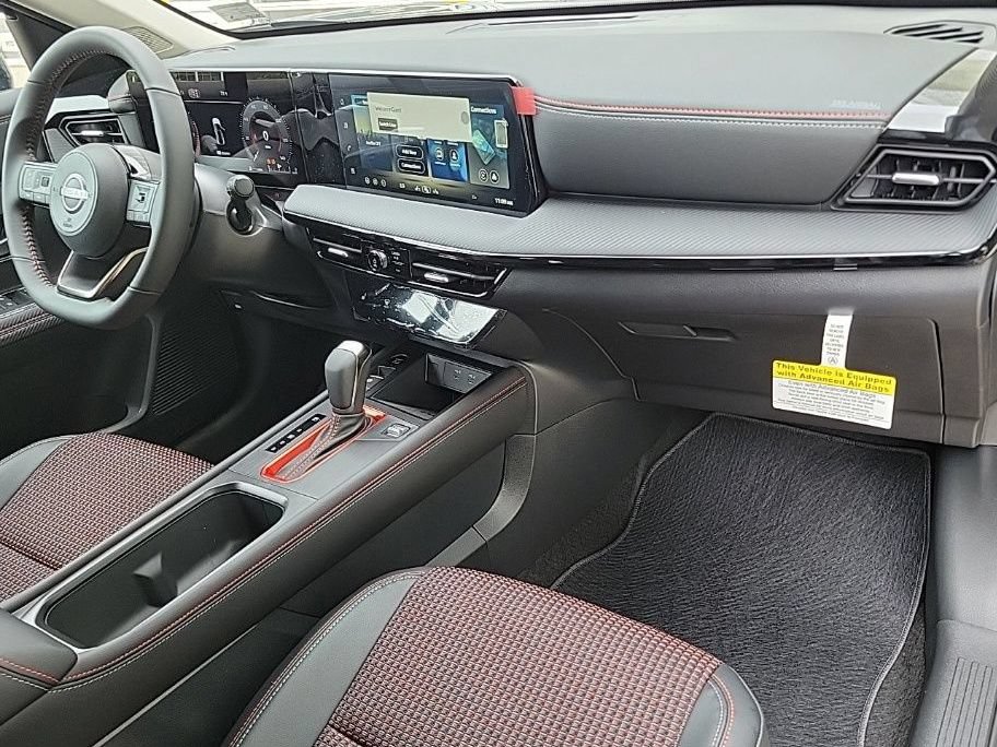 New 2026 Nissan Kicks SR w/ Cold Weather Package AWD/4WD image 13