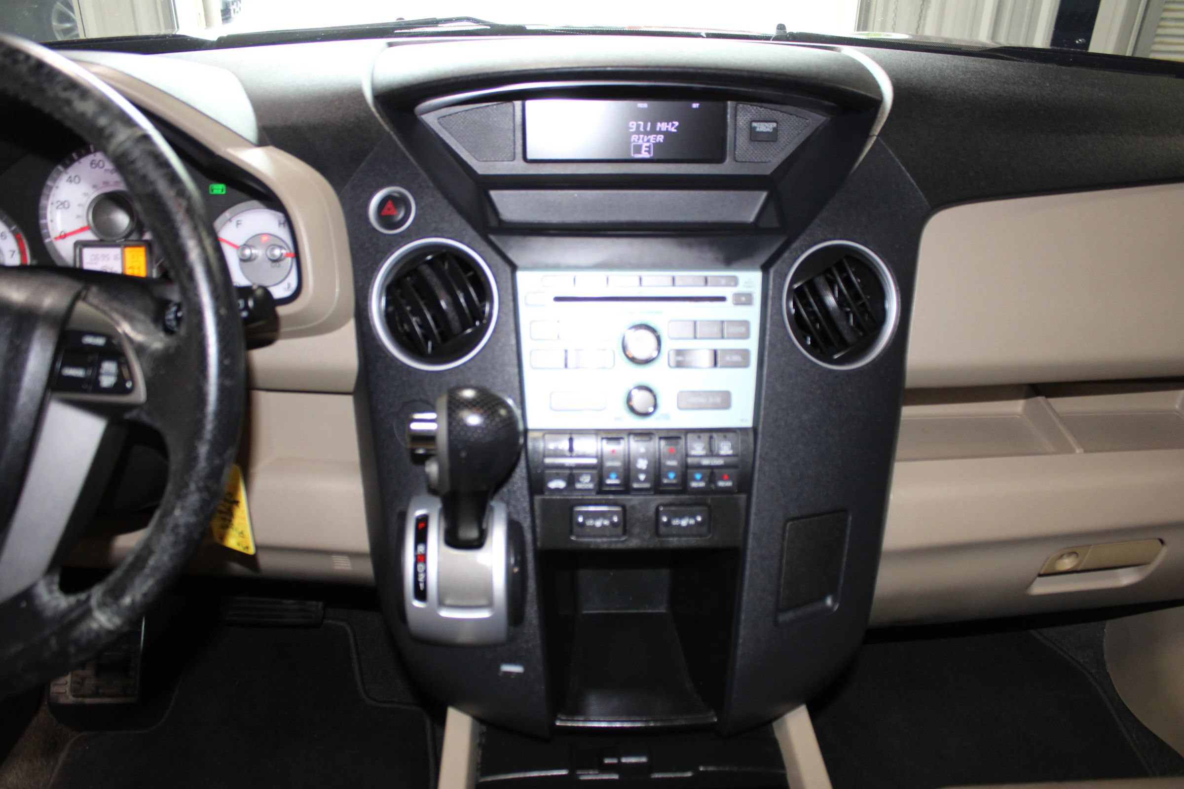 Used 2011 Honda Pilot EX-L image 12