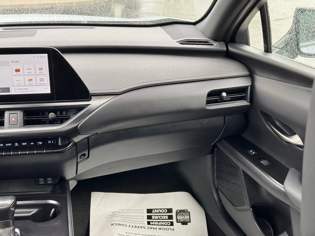 Used 2024 Lexus UX 250h AWD image 37