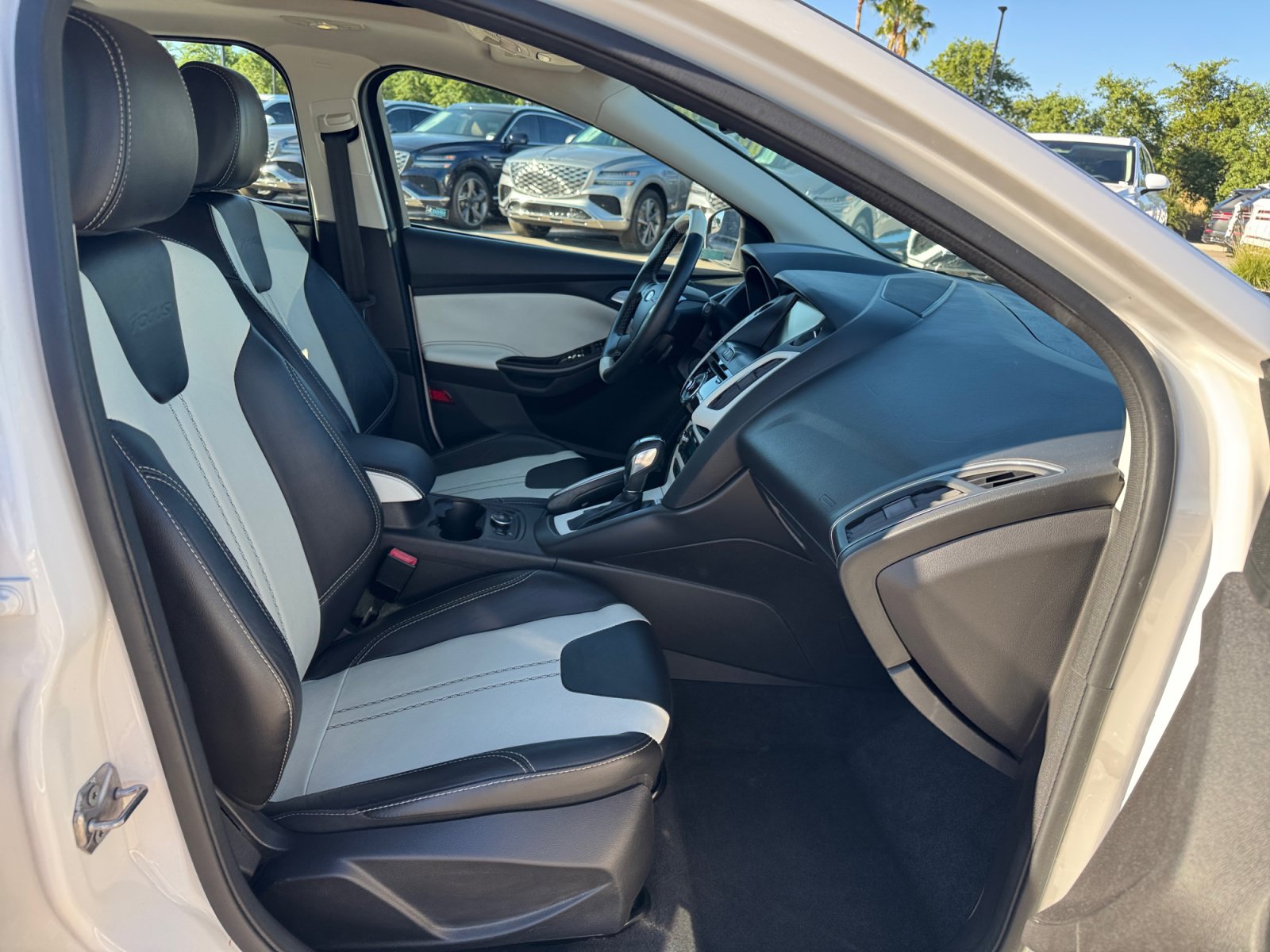 Used 2013 Ford Focus Titanium FWD image 19