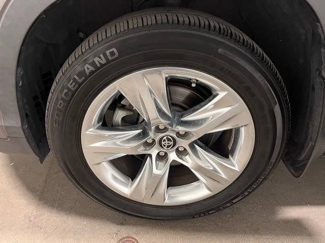 Used 2018 Toyota Highlander Limited AWD/4WD image 28