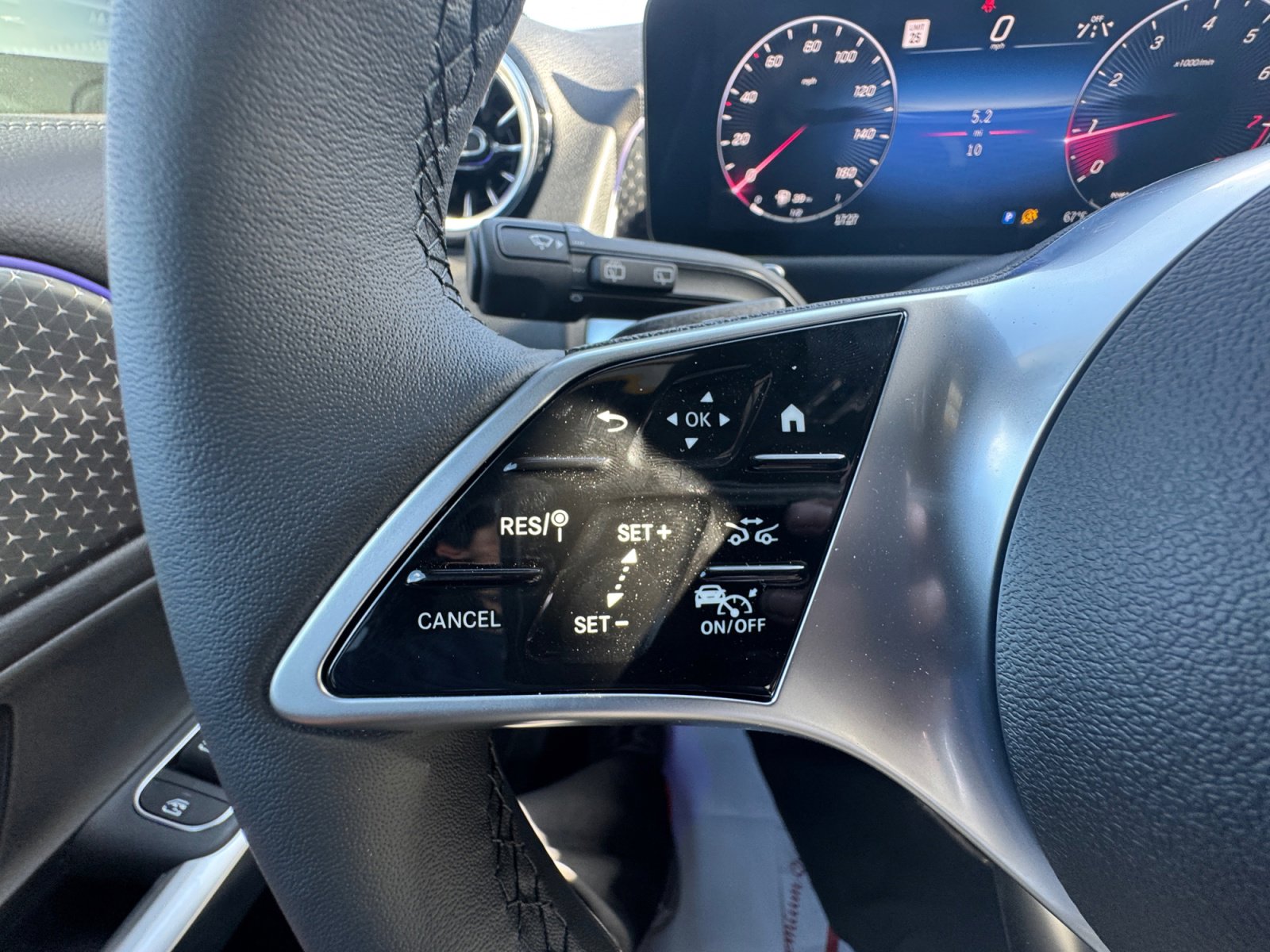 New 2026 Mercedes-Benz GLB 250 4MATIC image 32
