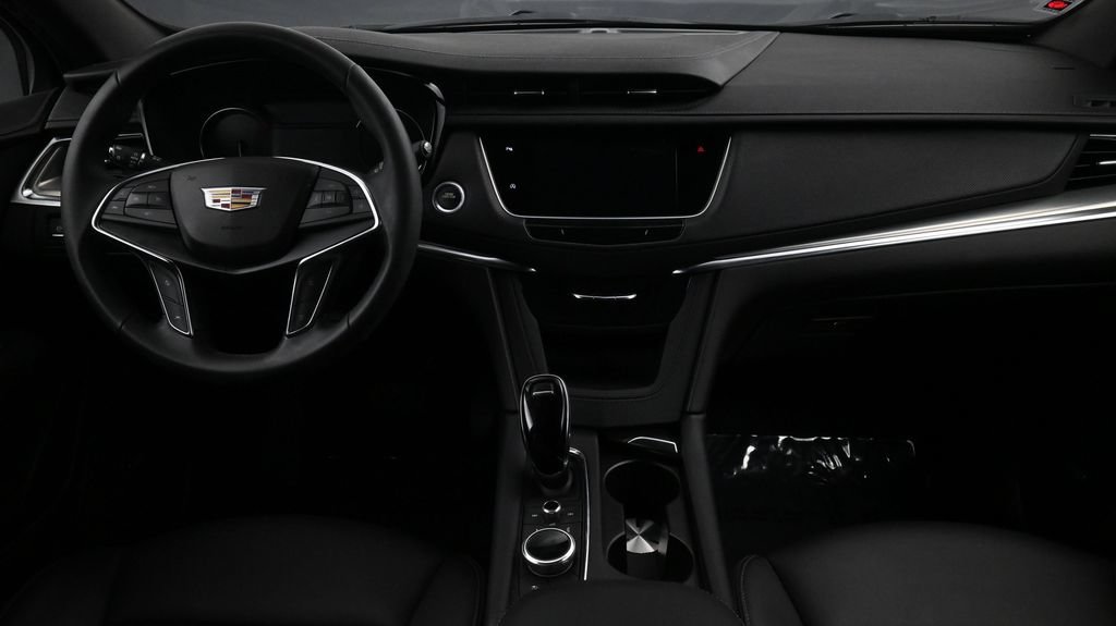 Certified 2024 Cadillac XT5 Luxury FWD image 4