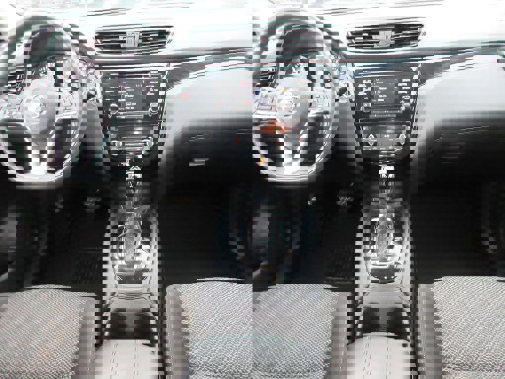 Used 2017 Nissan Rogue Sport SV AWD/4WD image 17