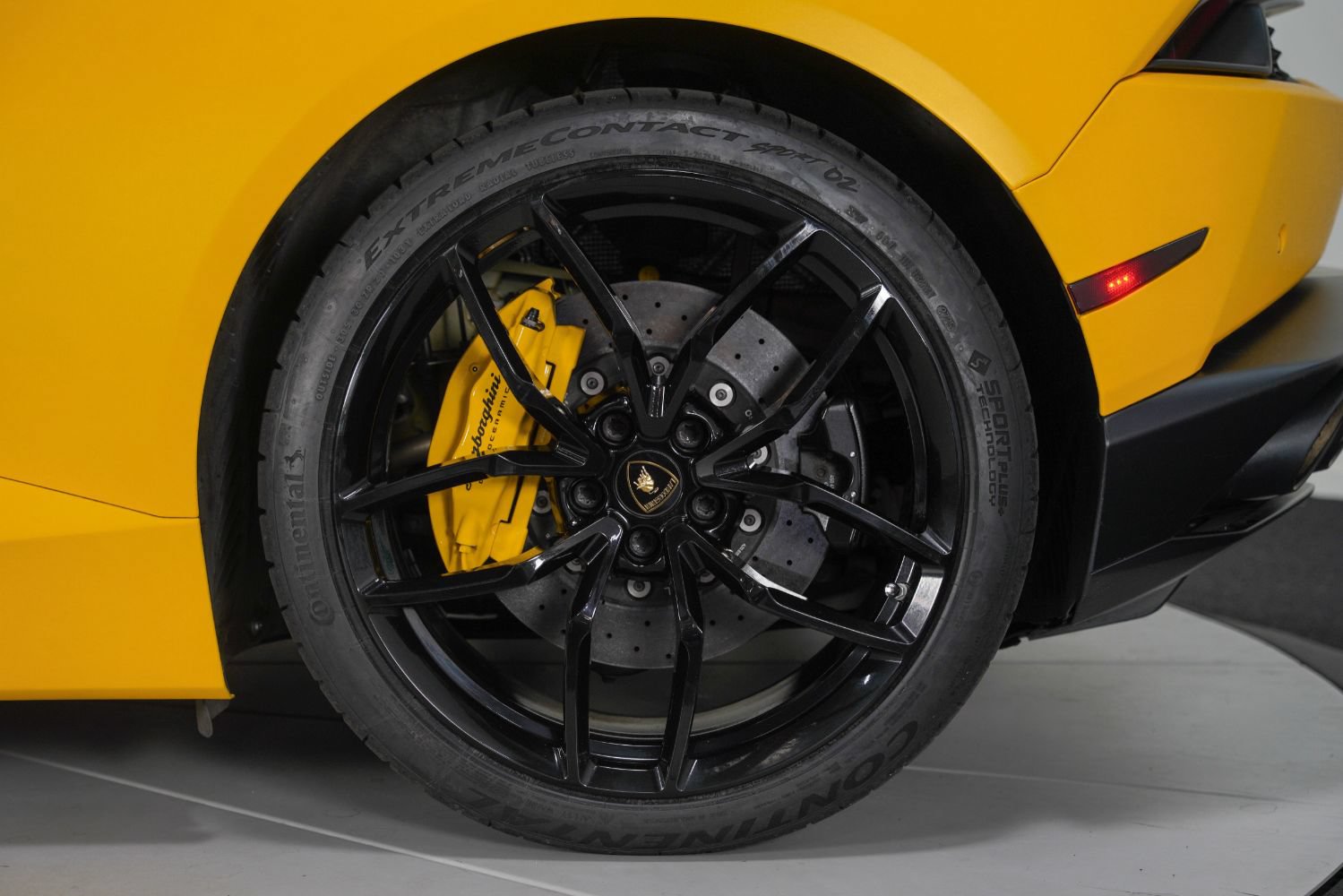 Used 2015 Lamborghini Huracan LP 610-4 AWD/4WD image 18