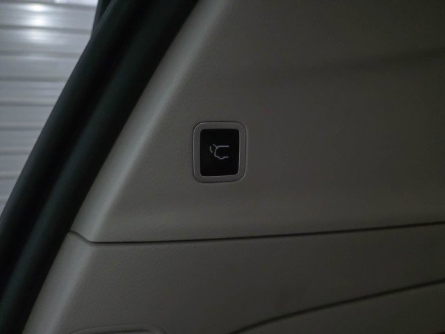 Used 2021 Chrysler Pacifica Limited image 44