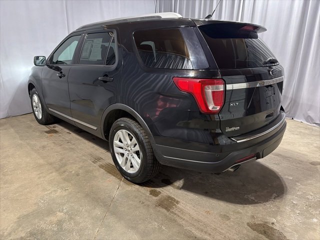 Used 2018 Ford Explorer XLT image 5