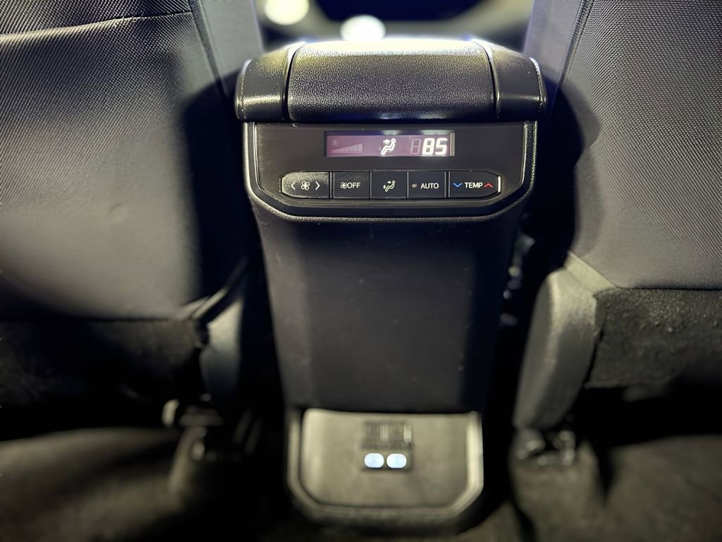 Used 2023 Toyota Highlander LE image 13