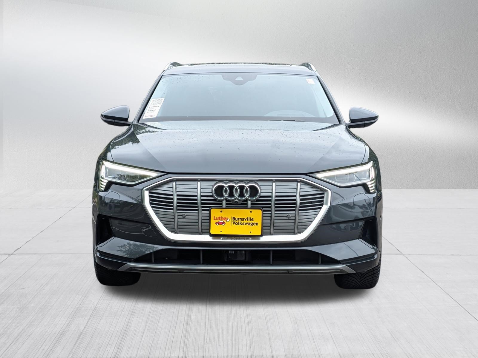 Used 2019 Audi e-tron Prestige w/ Prestige Package AWD/4WD image 2