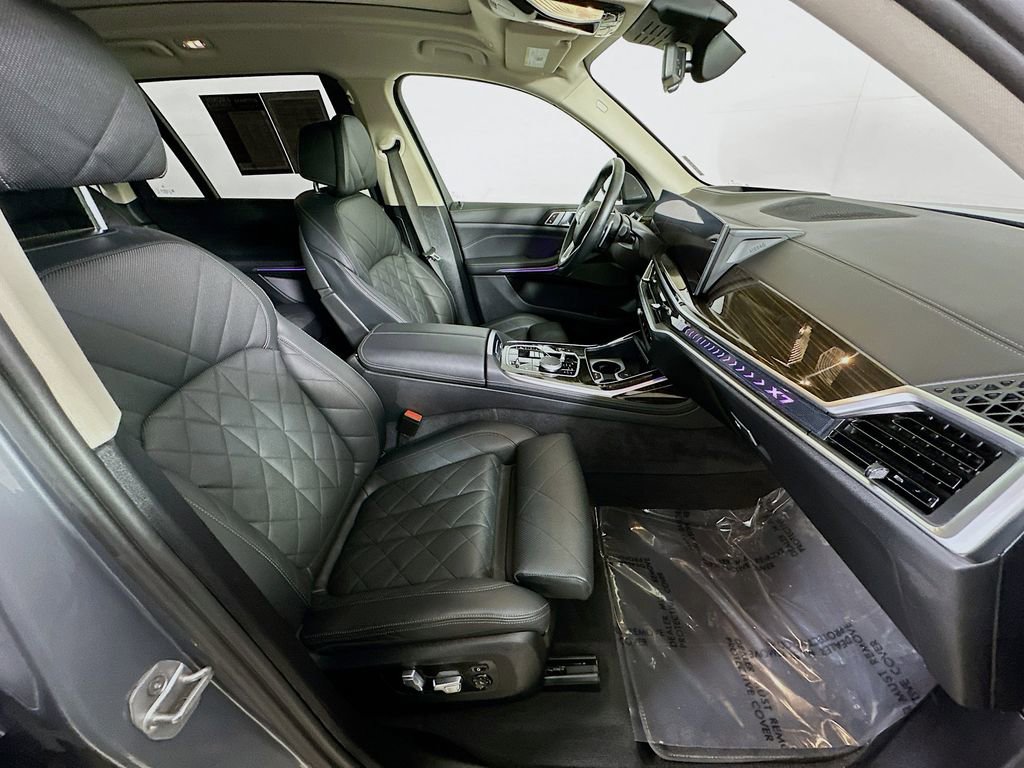 Used 2024 BMW X7 xDrive40i image 12