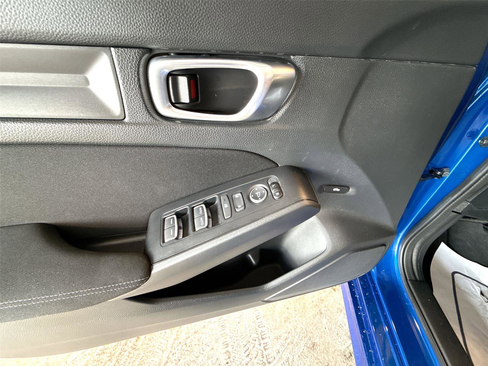 Used 2023 Honda Civic Sport image 15