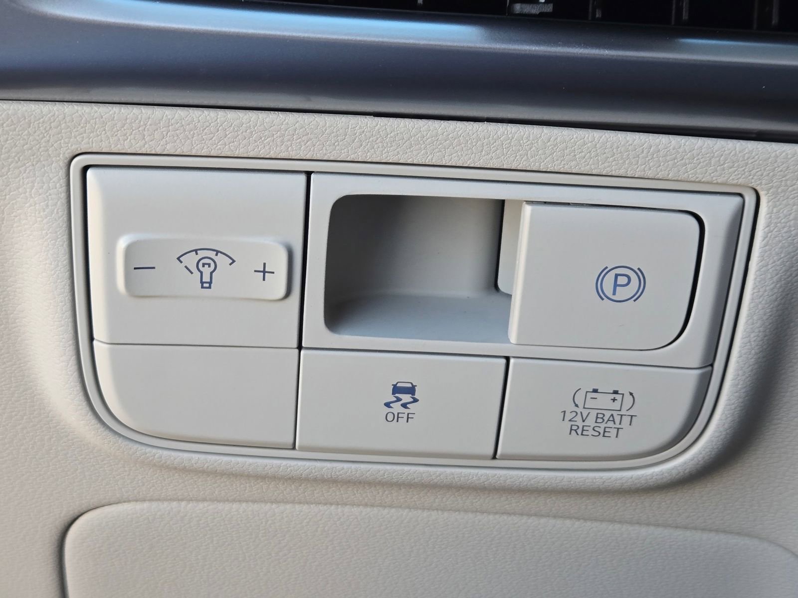 New 2026 Hyundai Tucson Blue SE image 15