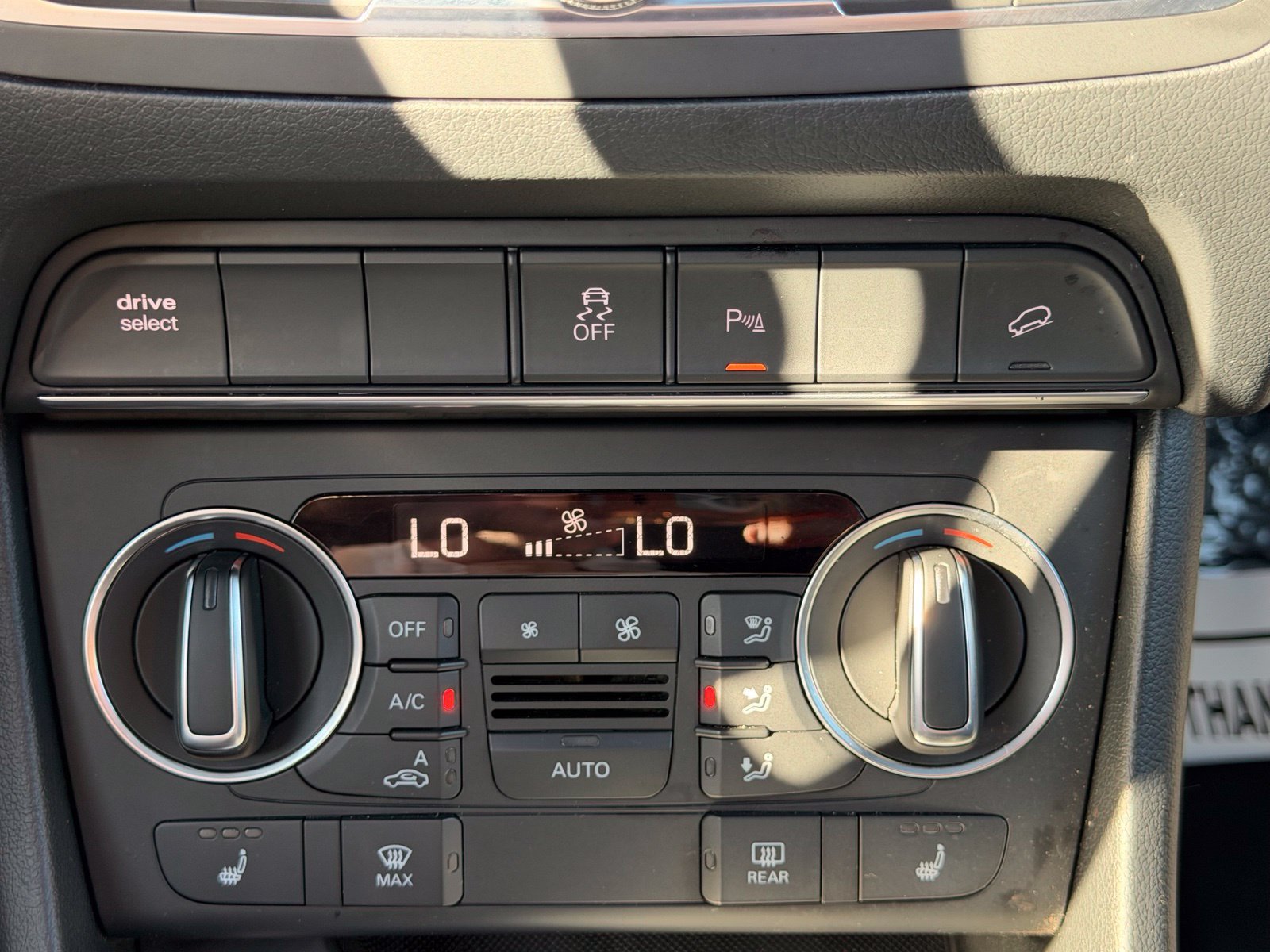 Used 2018 Audi Q3 2.0T Premium Plus w/ Premium Plus Package AWD/4WD image 25