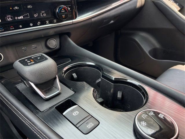 Used 2022 Nissan Rogue SL w/ SL Premium Package image 13