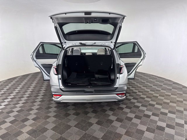 Used 2025 Hyundai Tucson Limited FWD image 15