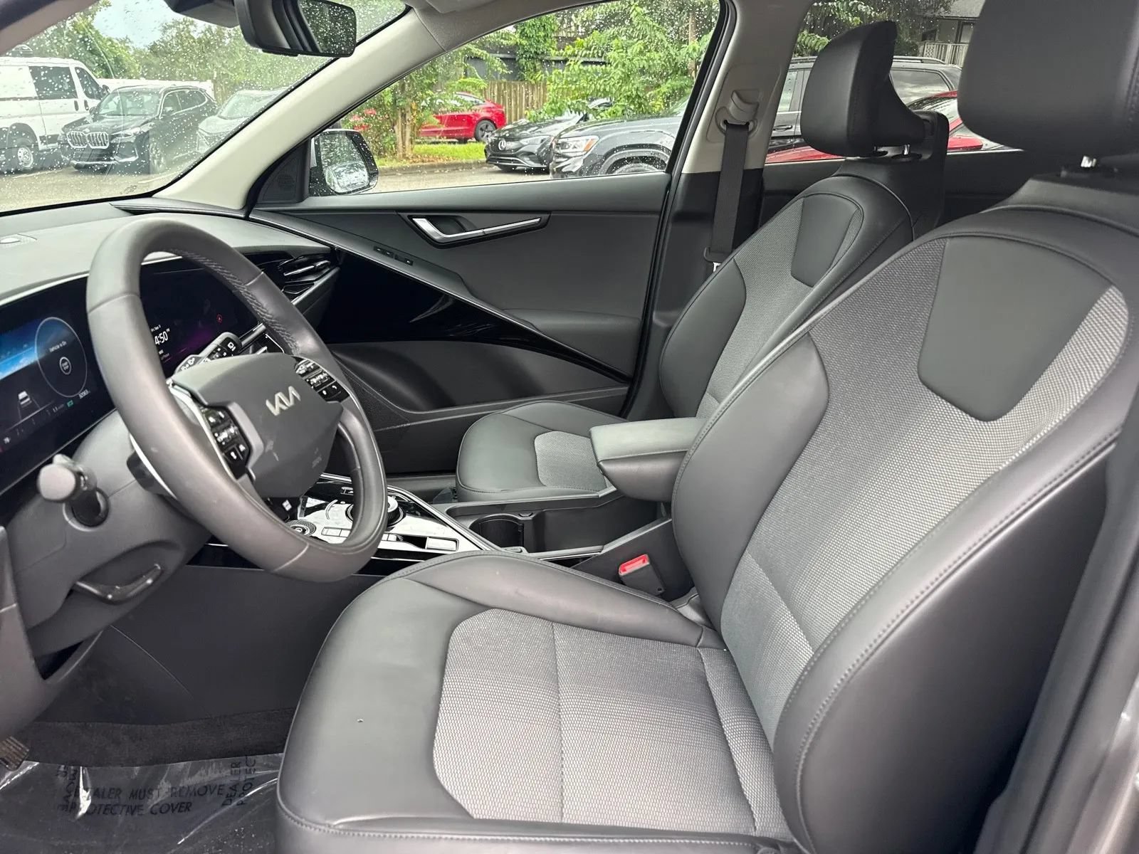 Used 2024 Kia Niro Wind w/ Wind Preserve Package FWD image 12
