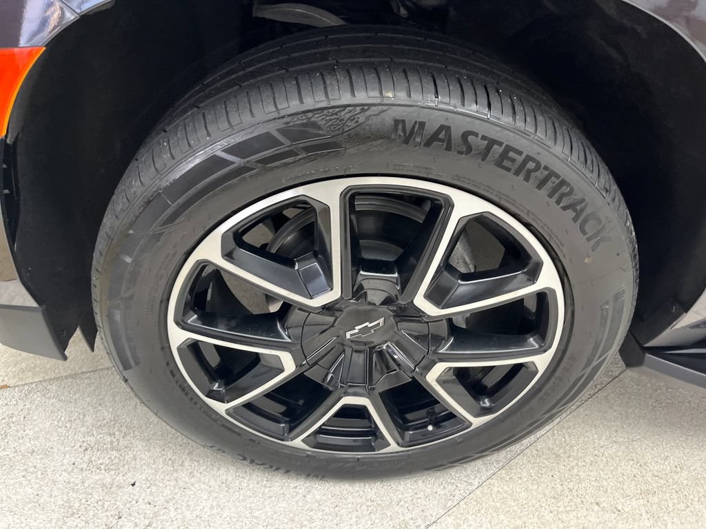 Used 2024 Chevrolet Suburban RST AWD/4WD image 9