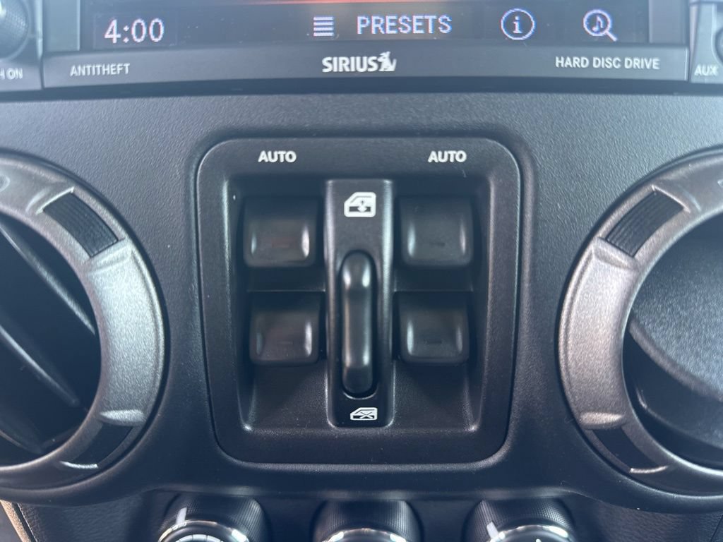 Used 2018 Jeep Wrangler Unlimited Sport S AWD/4WD image 24
