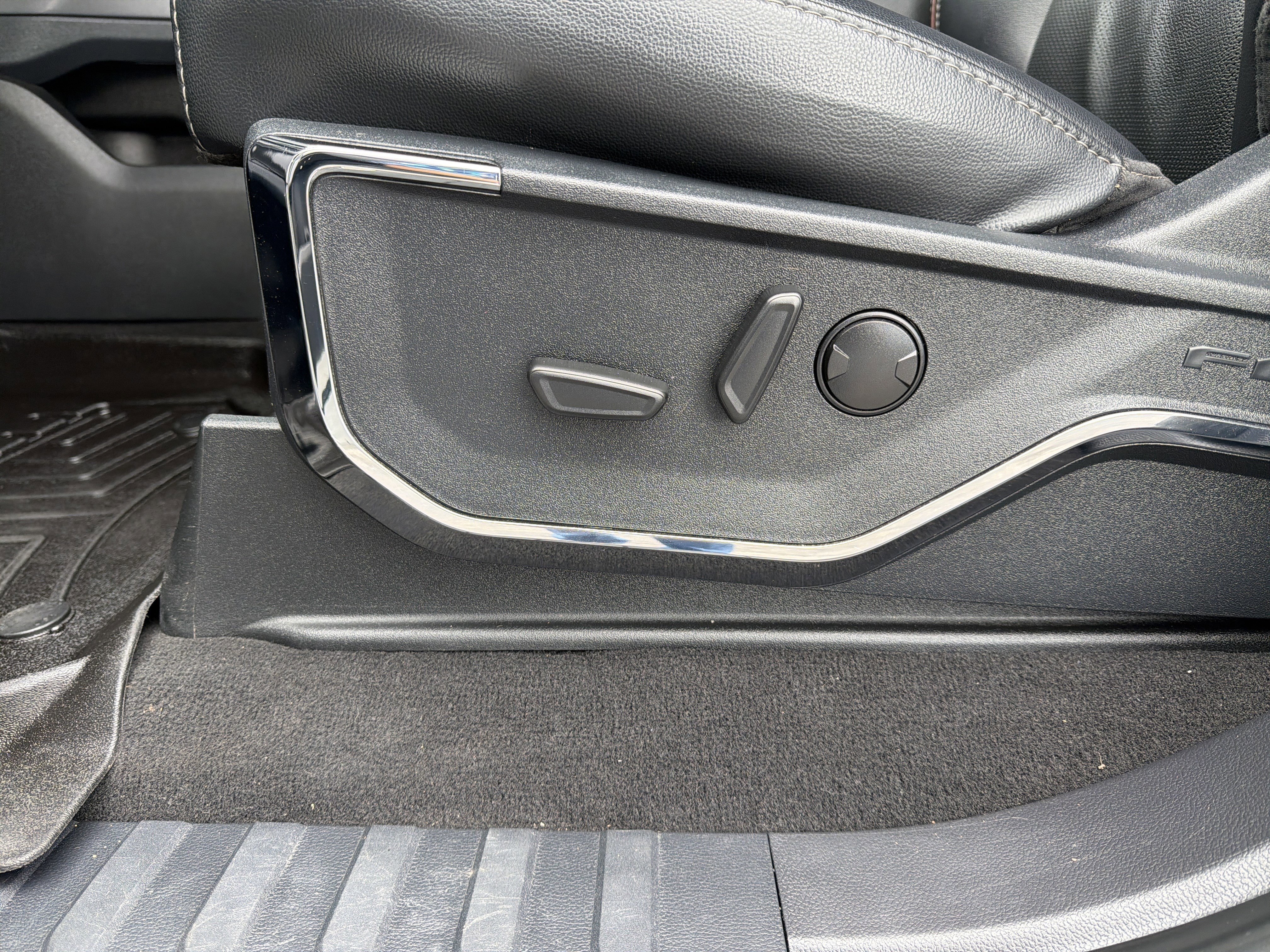 Used 2024 Ford F250 Lariat w/ Lariat Ultimate Package image 32