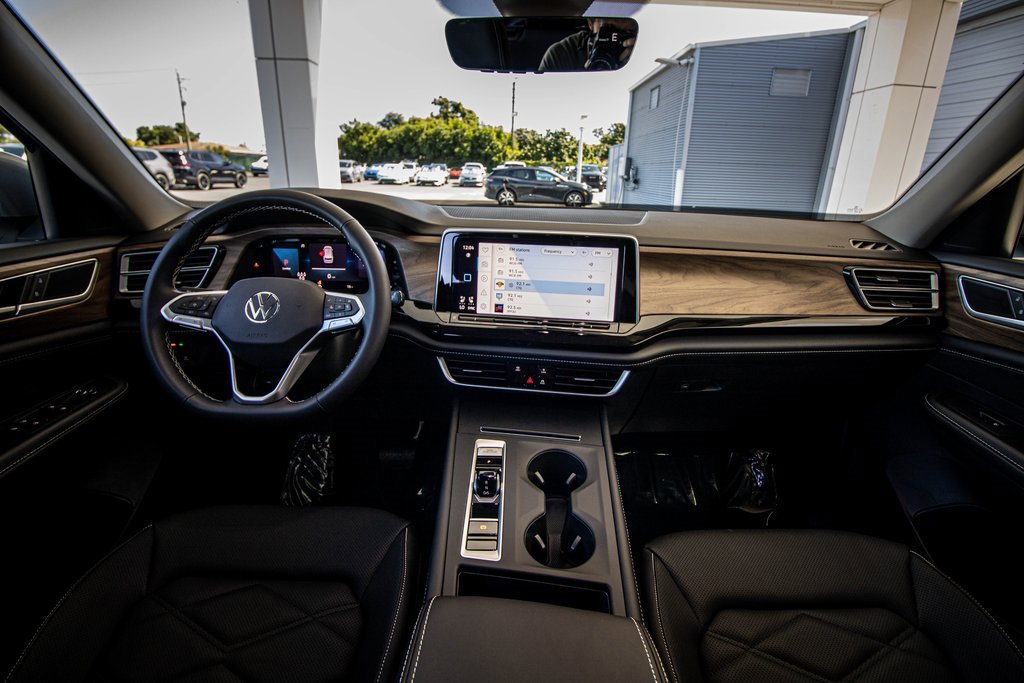 New 2026 Volkswagen Atlas SE image 29