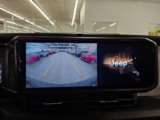 Used 2024 Jeep Wrangler Unlimited AWD/4WD image 27