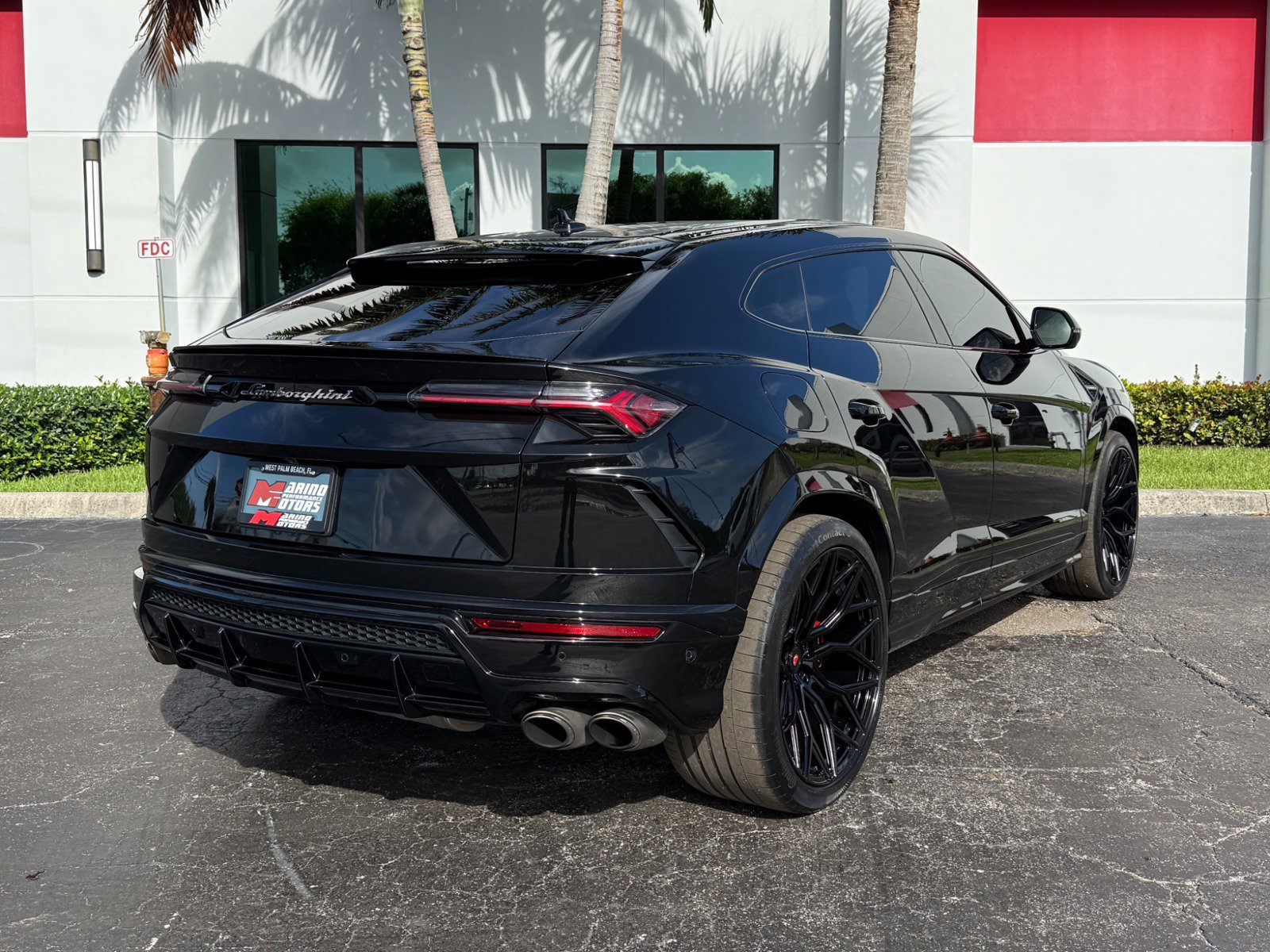 Used 2019 Lamborghini Urus AWD/4WD image 13