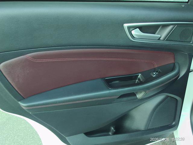 Used 2020 Ford Edge Titanium w/ Equipment Group 301A image 16