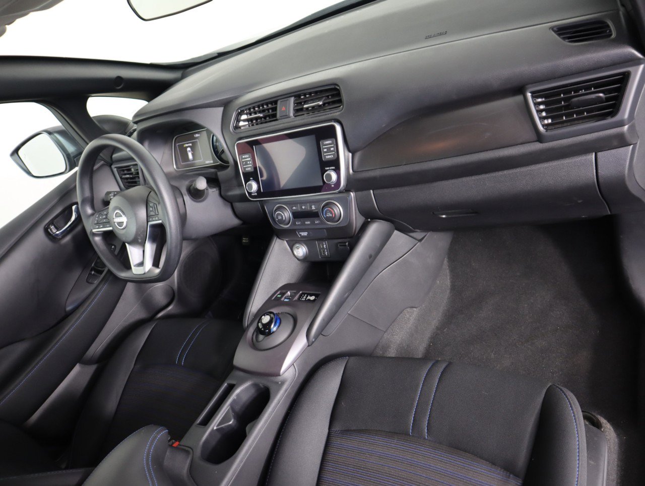 Used 2025 Nissan Leaf S image 20